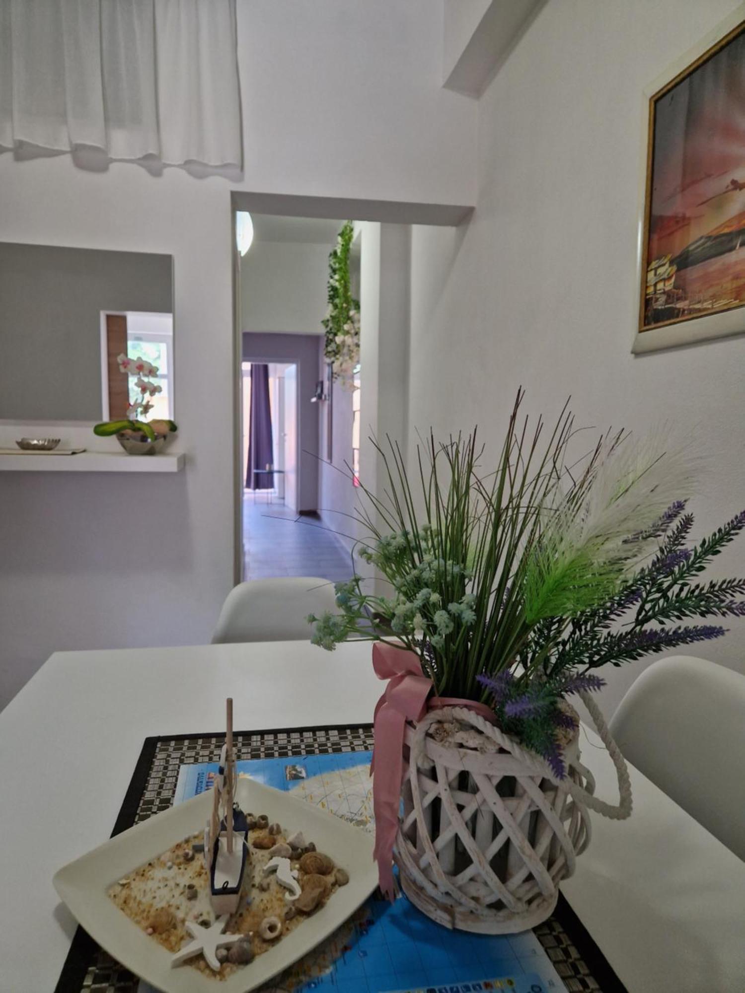 Aurelia Apartments, Vir Exterior photo