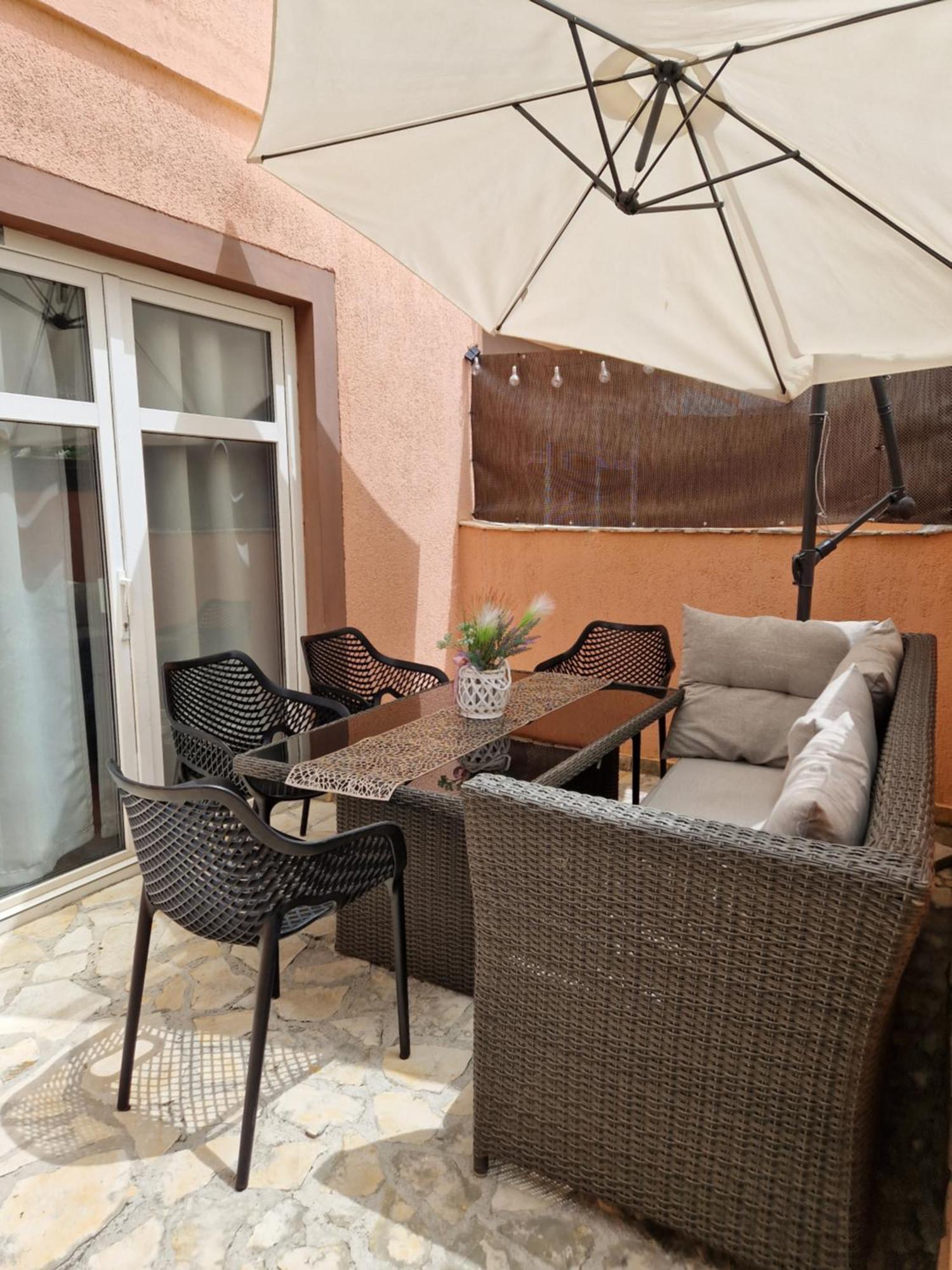 Aurelia Apartments, Vir Exterior photo