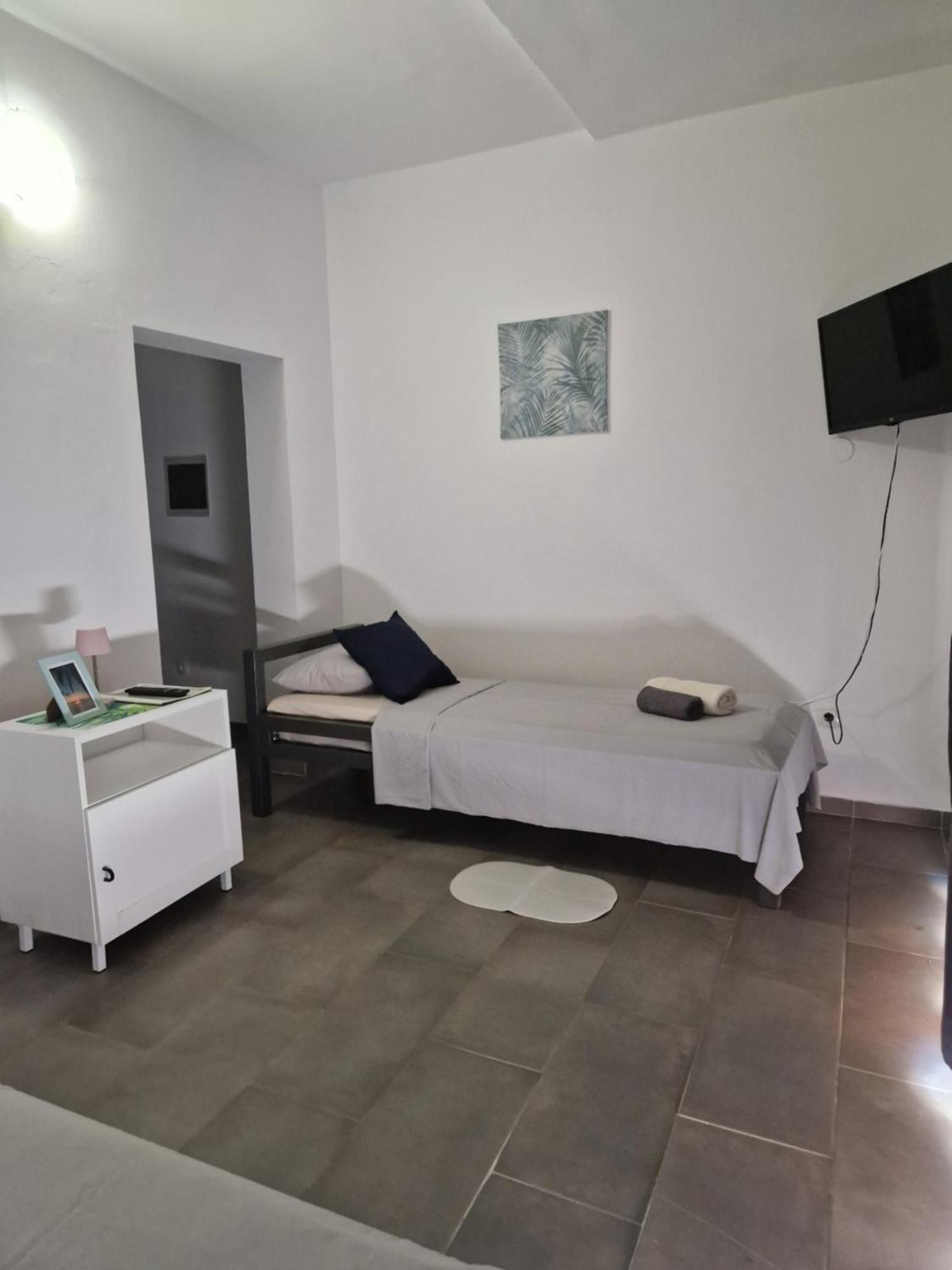 Aurelia Apartments, Vir Exterior photo