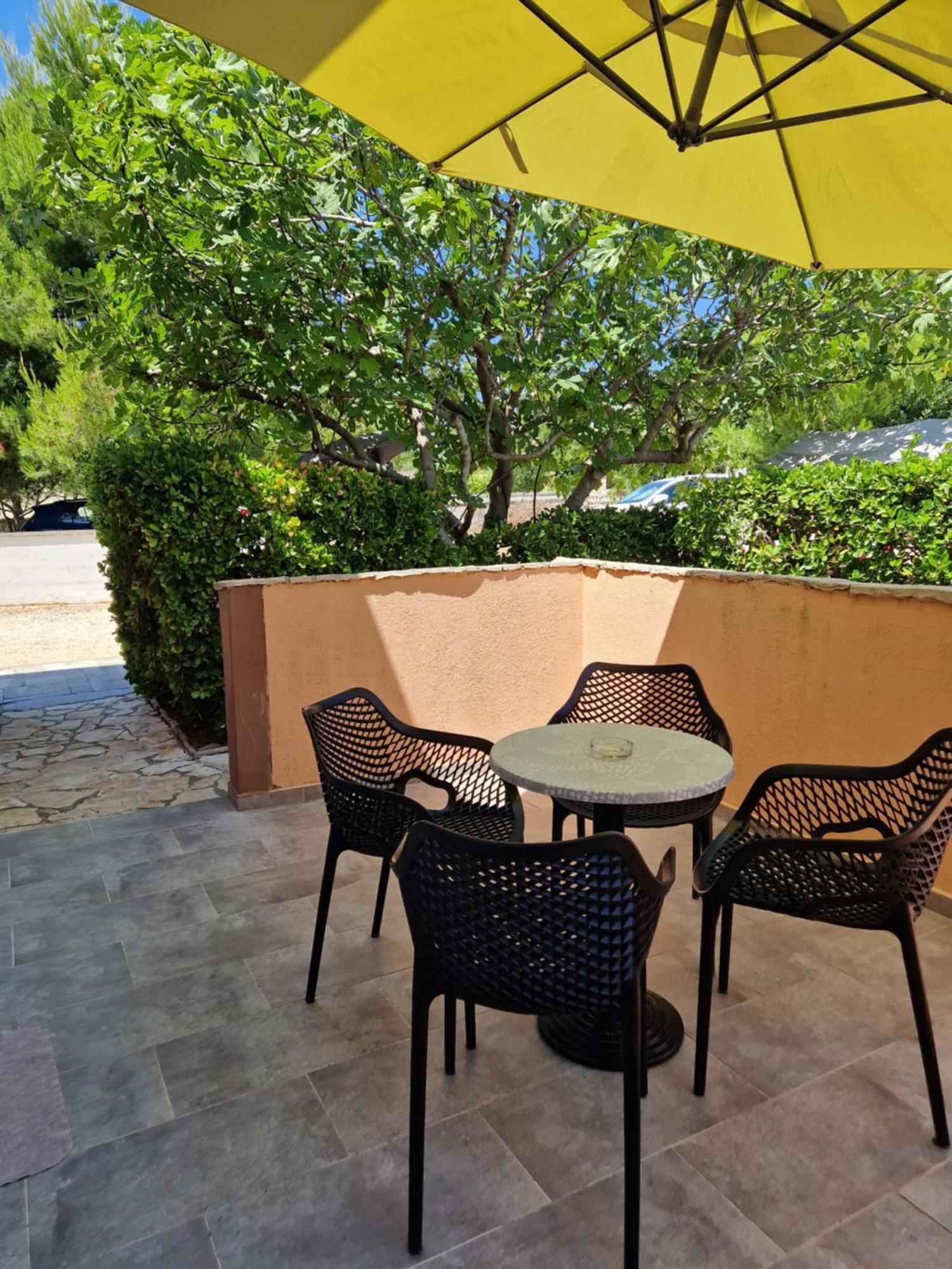 Aurelia Apartments, Vir Exterior photo