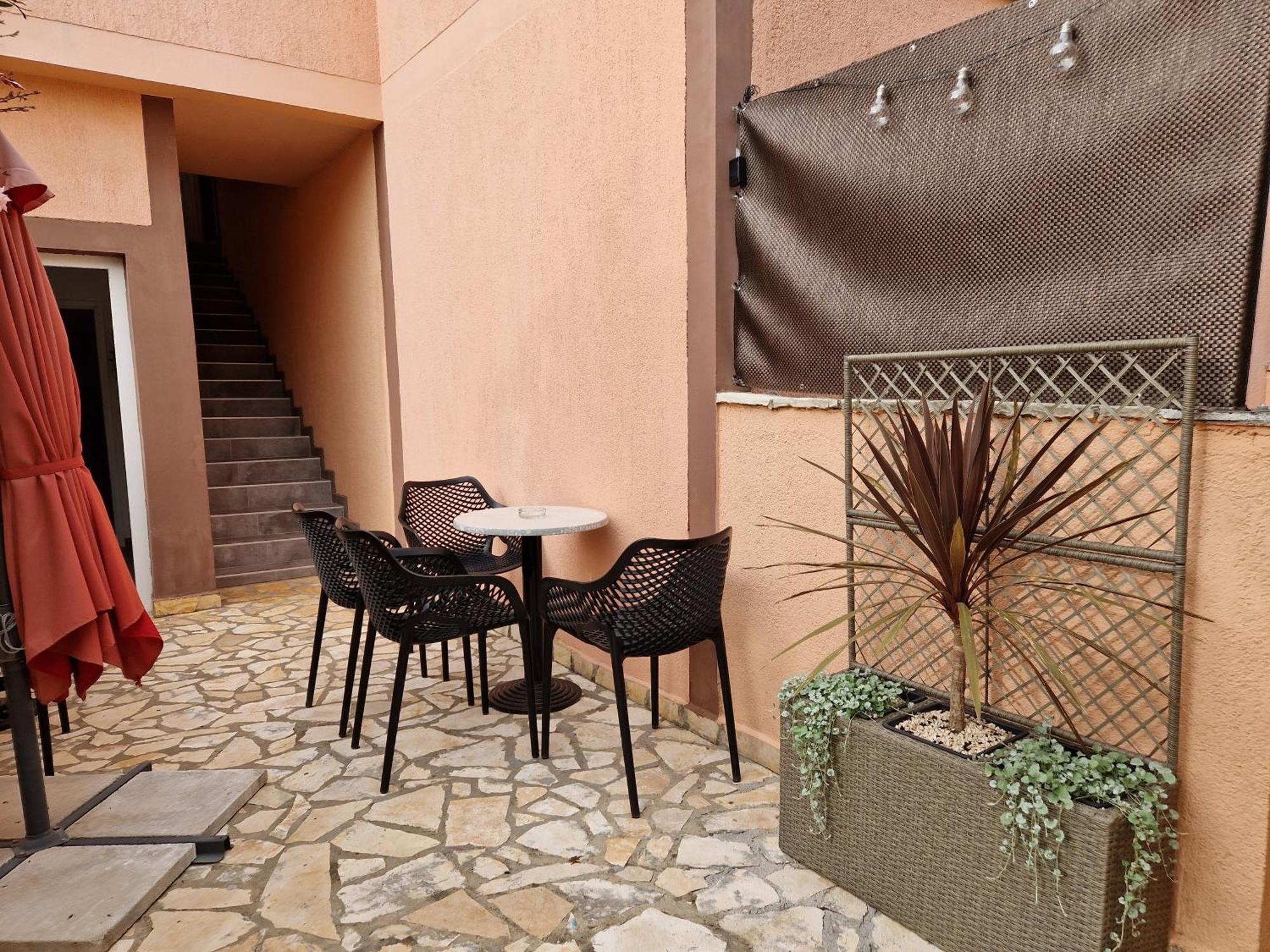 Aurelia Apartments, Vir Exterior photo
